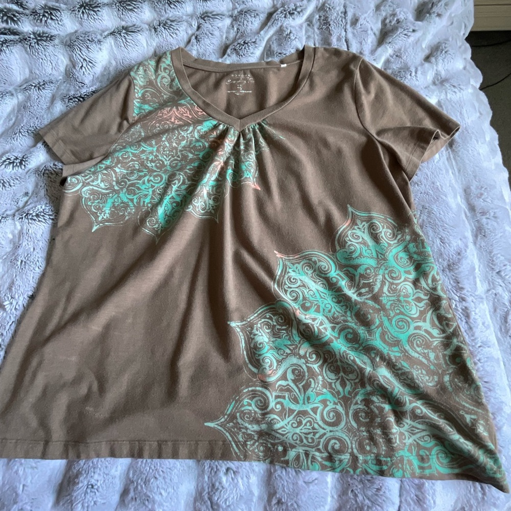 Sonoma Life+Styles Short sleeve graphic v-neck tee